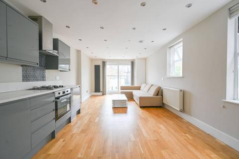 3 bedroom flat for sale, Fairlight Road, Tooting, London, SW17