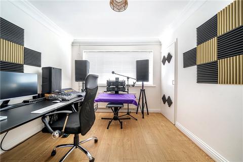 6b Beech Avenue, Ruislip, HA4 8UQ