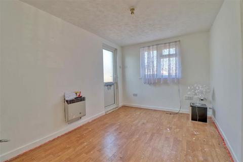 94 Broadway, Jaywick, Clacton-on-sea, CO15 2HW