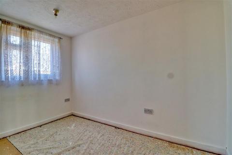 94 Broadway, Jaywick, Clacton-on-sea, CO15 2HW
