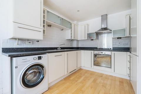 2 Baldwin Mews, Carterton, OX18 1AW