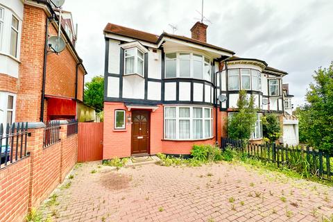 5 bedroom semi-detached house to rent, London N3