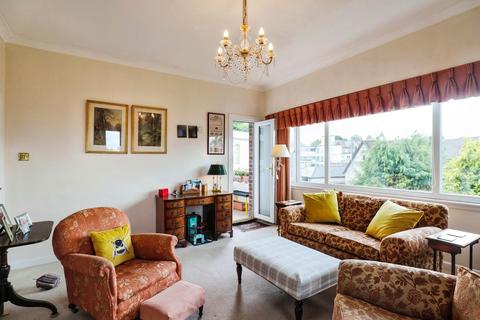 2 bedroom apartment for sale, Queens Close, Lancaster Road, Harrogate, HG2 0HG