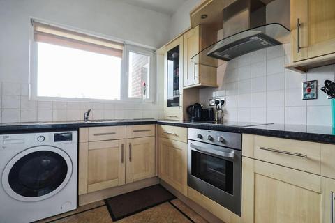 2 bedroom apartment for sale, Queens Close, Lancaster Road, Harrogate, HG2 0HG