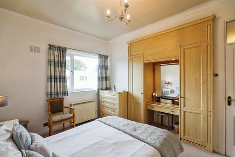 2 bedroom apartment for sale, Queens Close, Lancaster Road, Harrogate, HG2 0HG