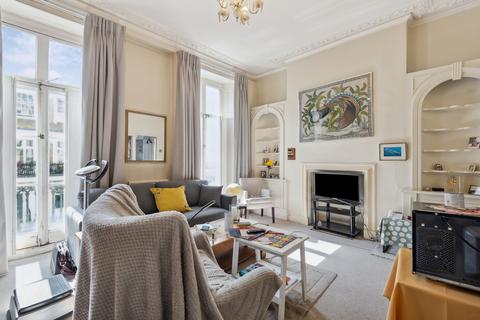 1 bedroom flat for sale, First Floor Flat, 25 Walpole Street, London