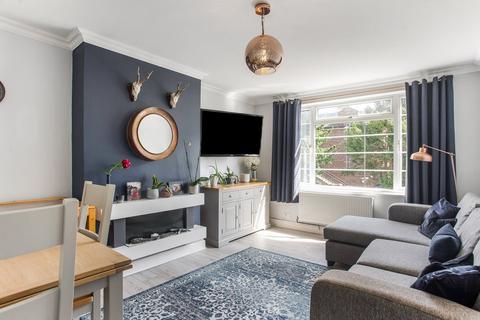 2 bedroom flat for sale, Manor Vale, Brentford, London, TW8