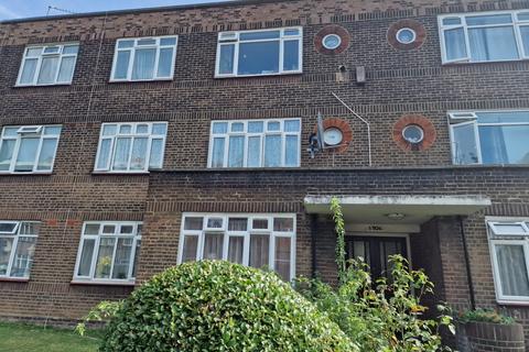 2 bedroom flat to rent, London NW10