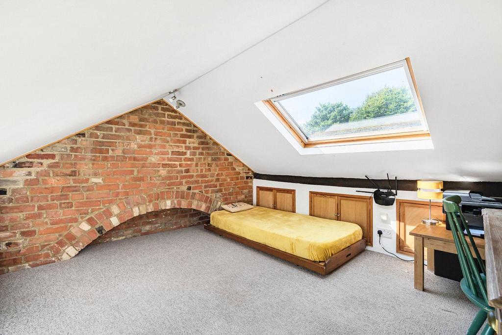 Bedroom 3/Study
