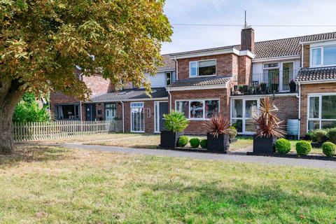 161 Beccles Road, Lowestoft, NR33 8PA