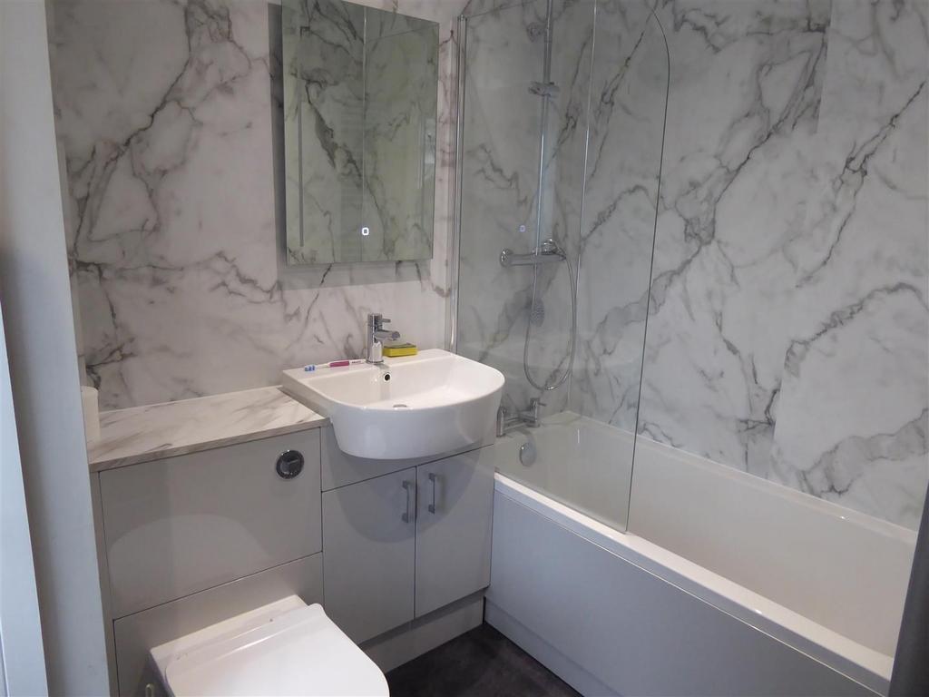 En-suite 1