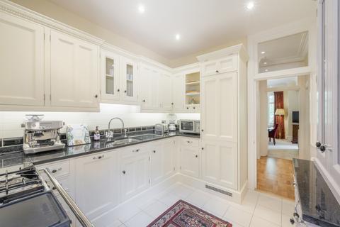 2 bedroom flat for sale, Ashworth Mansions, Maida Vale