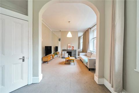 2 bedroom apartment for sale, Honeybourne Road, London