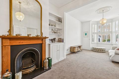 undefined, St. Ann's Crescent, London
