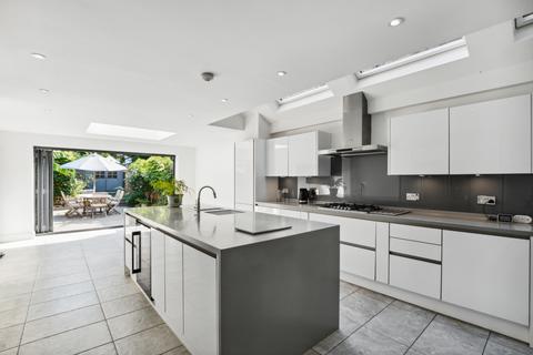 undefined, St. Ann's Crescent, London