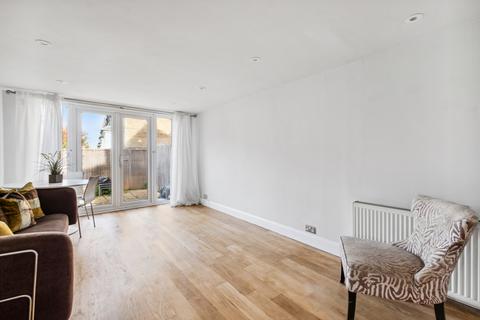 3 bedroom maisonette for sale, Dempster Road, London