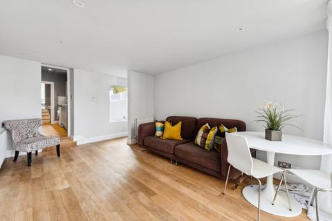 3 bedroom maisonette for sale, Dempster Road, London