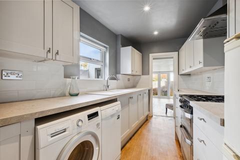 3 bedroom maisonette for sale, Dempster Road, London