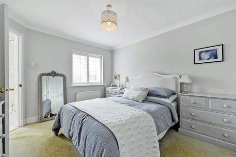 7 Nightingale Walk, Windsor, SL4 3HS