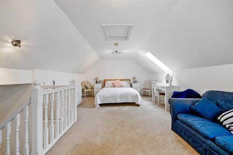 7 Nightingale Walk, Windsor, SL4 3HS