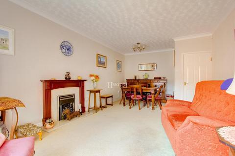 2 bedroom ground floor maisonette for sale, Fairoak Court, Lady Mary Road, Cardiff