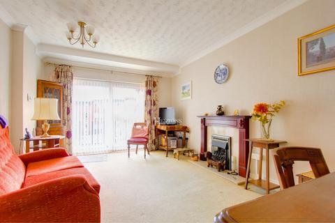 2 bedroom ground floor maisonette for sale, Fairoak Court, Lady Mary Road, Cardiff