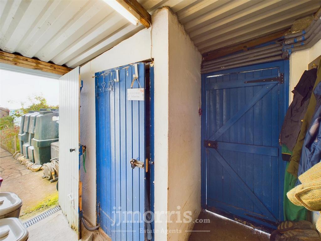 Side/Rear Entrance Porch