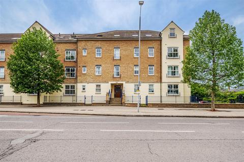 2 bedroom flat to rent, Richmond Road, Kingston Upon Thames KT2