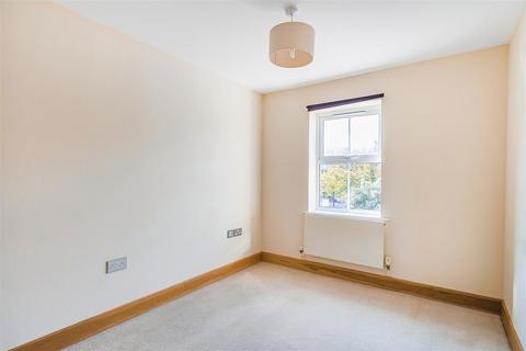 2 bedroom flat to rent, Richmond Road, Kingston Upon Thames KT2