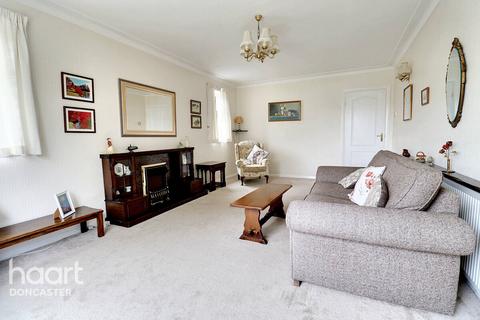 4 bedroom detached bungalow for sale, Oaklands Gardens, Bessacarr, Doncaster