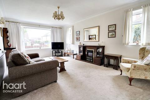 4 bedroom detached bungalow for sale, Oaklands Gardens, Bessacarr, Doncaster