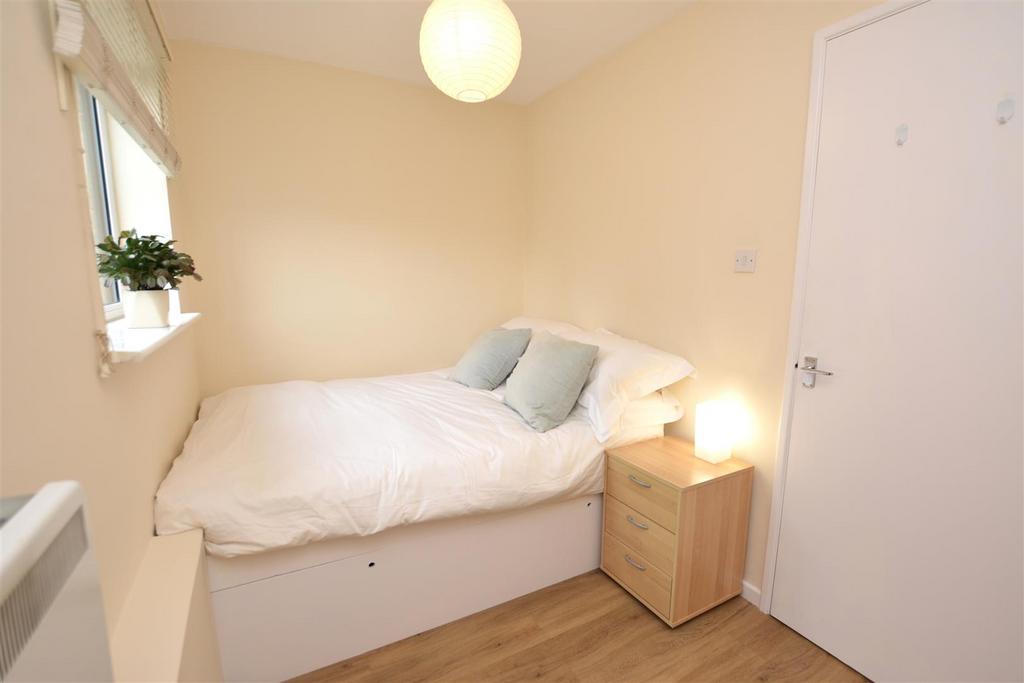 Bed 1.JPG