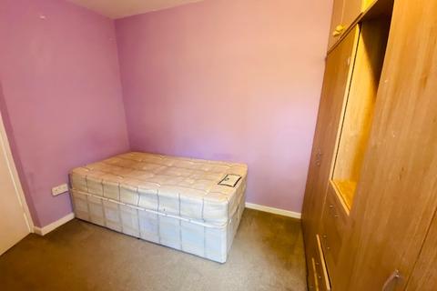 3 bedroom flat to rent, Kenton Road, Harrow HA1