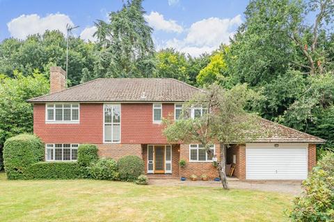 4 bedroom detached house to rent, The Glade, West Byfleet KT14