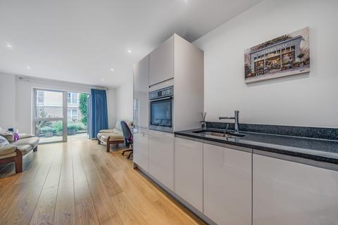 1 bedroom apartment for sale, Station View, Guildford, Surrey, GU1