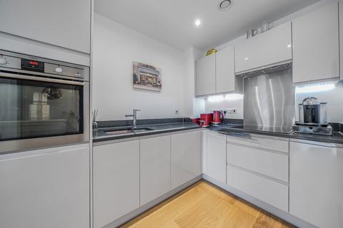 1 bedroom apartment for sale, Station View, Guildford, Surrey, GU1