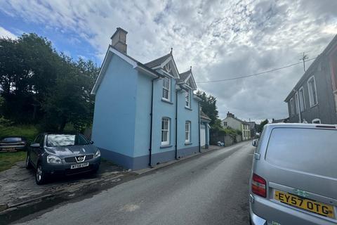 3 bedroom detached house for sale, Dewi Road, Tregaron , SY25