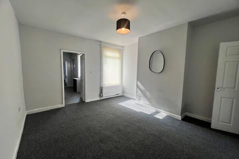 4 bedroom terraced house to rent, Tickhill Road, Rotherham S66