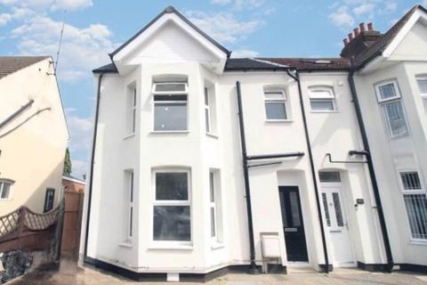 4 bedroom end of terrace house for sale, Dunstable Road, Luton LU4