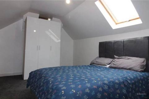 4 bedroom end of terrace house for sale, Dunstable Road, Luton LU4