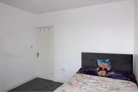 4 bedroom end of terrace house for sale, Dunstable Road, Luton LU4