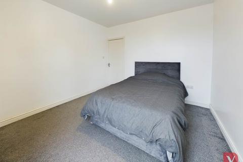 4 bedroom end of terrace house for sale, Dunstable Road, Luton LU4