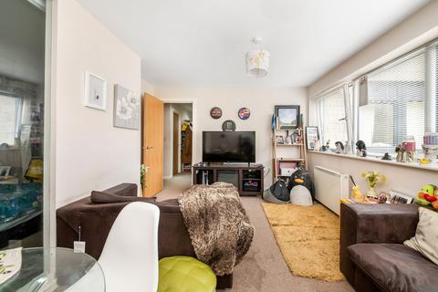 1 bedroom flat for sale, Queen Street, Morley LS27