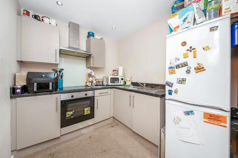 1 bedroom flat for sale, Queen Street, Morley LS27