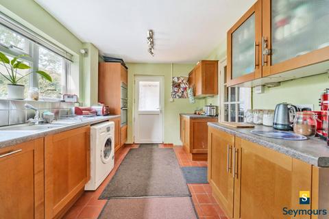 3 bedroom semi-detached house for sale, Juniper Close, Surrey GU1