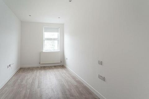 2 bedroom flat to rent, 102 Fortune Green Road, London NW6