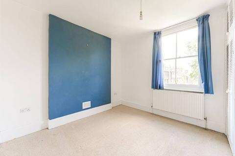 3 bedroom flat to rent, Brixton Water Lane, Brockwell Park, London, SW2