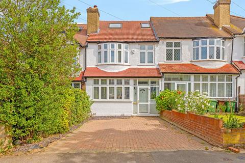 147 Bridgewood Road, Worcester Park, KT4 8XT