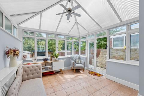 147 Bridgewood Road, Worcester Park, KT4 8XT