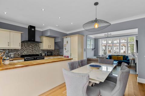 147 Bridgewood Road, Worcester Park, KT4 8XT